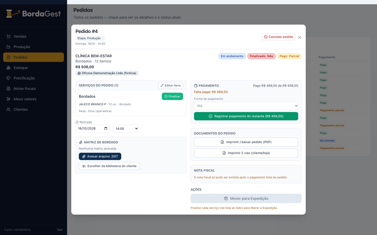 Detalhe de um pedido com serviços, pagamento parcial e documentos